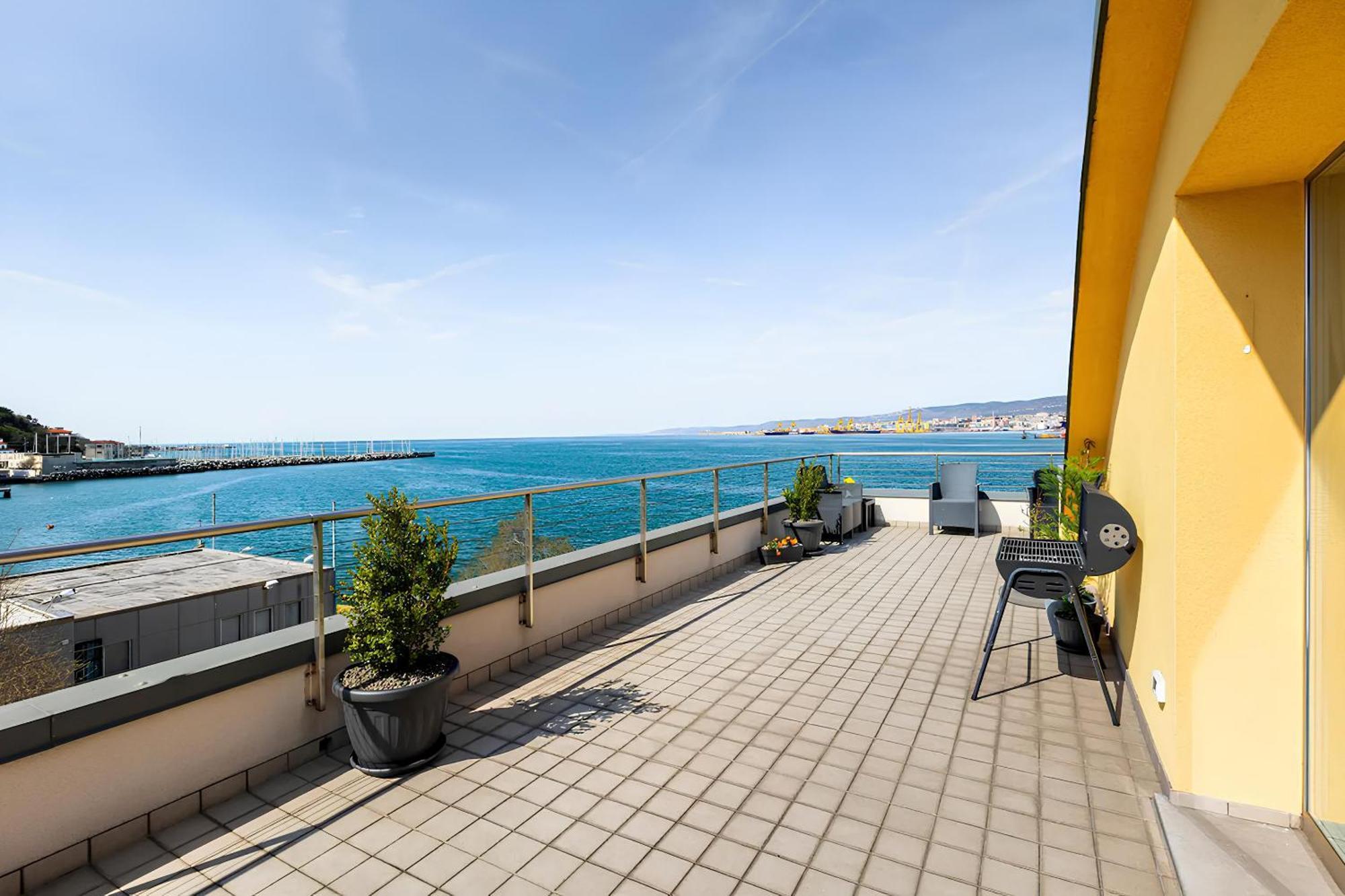 Apartamento Attico Riva Mare Múggia Exterior foto
