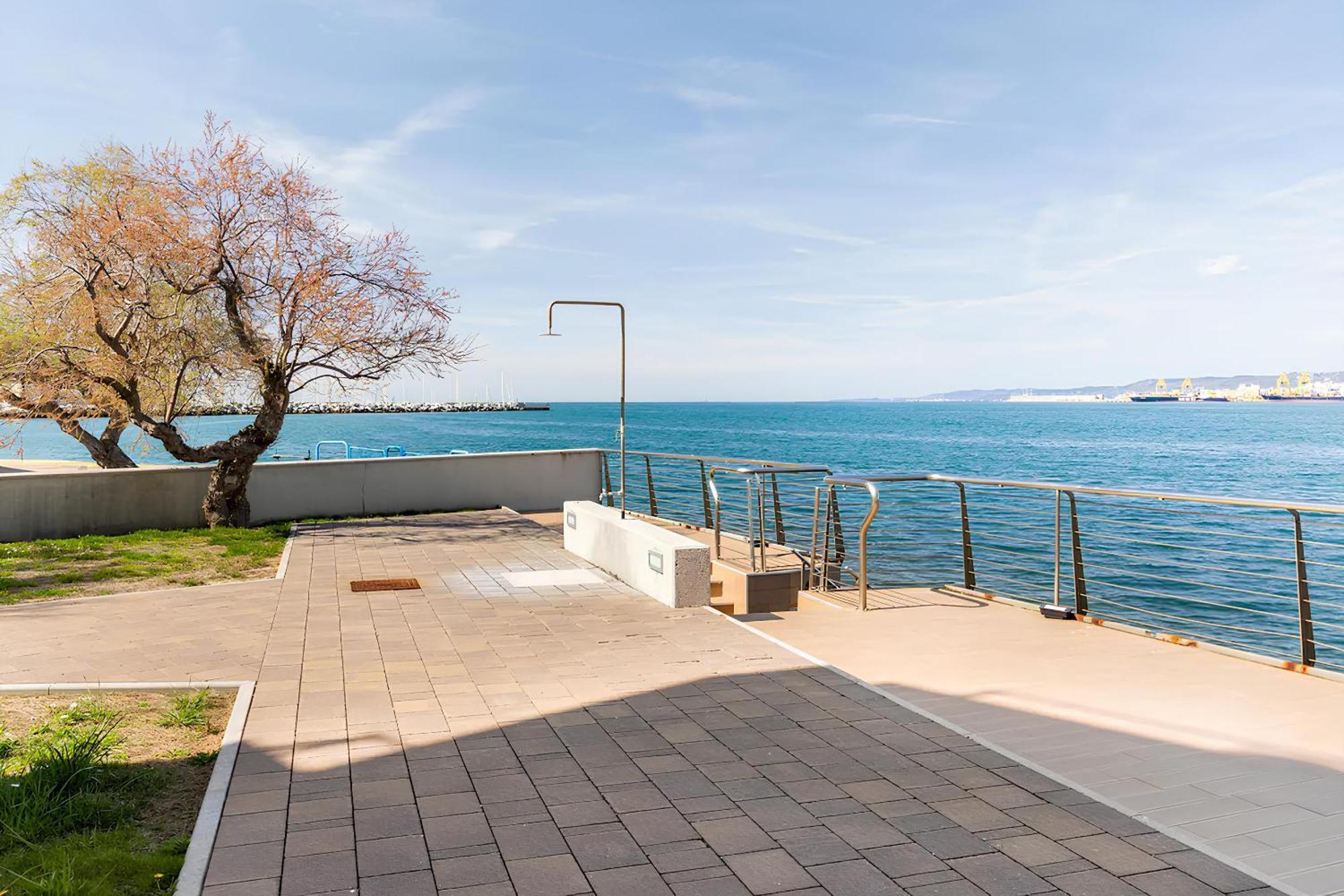 Apartamento Attico Riva Mare Múggia Exterior foto